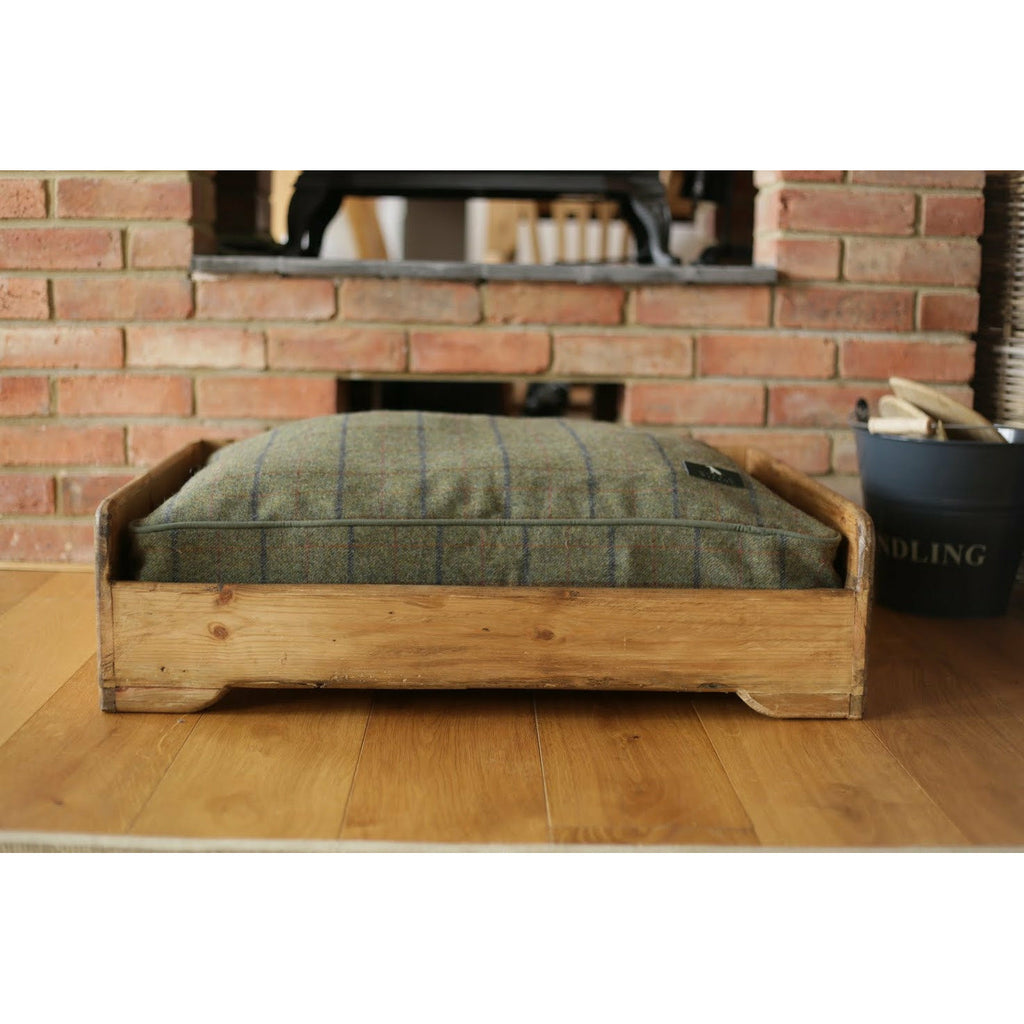 Hunt & Wilson Luxury Dog Bed Corduroy in Sage Tweed - PurrfectlyYappy